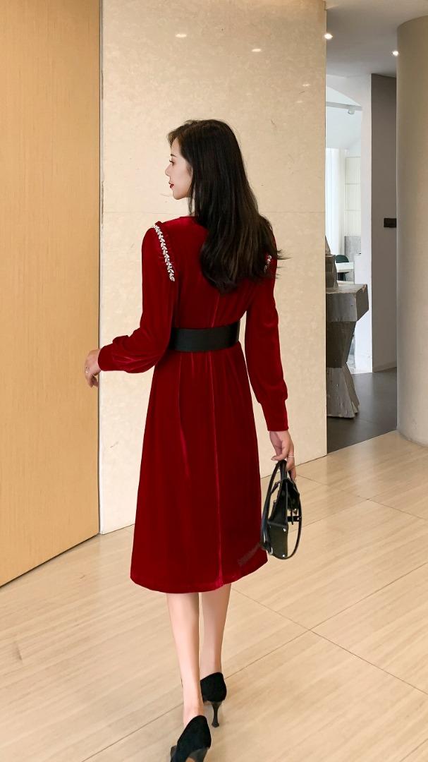 【现货】2021冬季新款设计手工订钻丝绒连衣裙,女装连衣裙,迪玛约