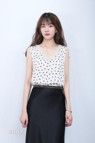 夏装
大量现货
欢迎新老客户前来采购,女装,从缘