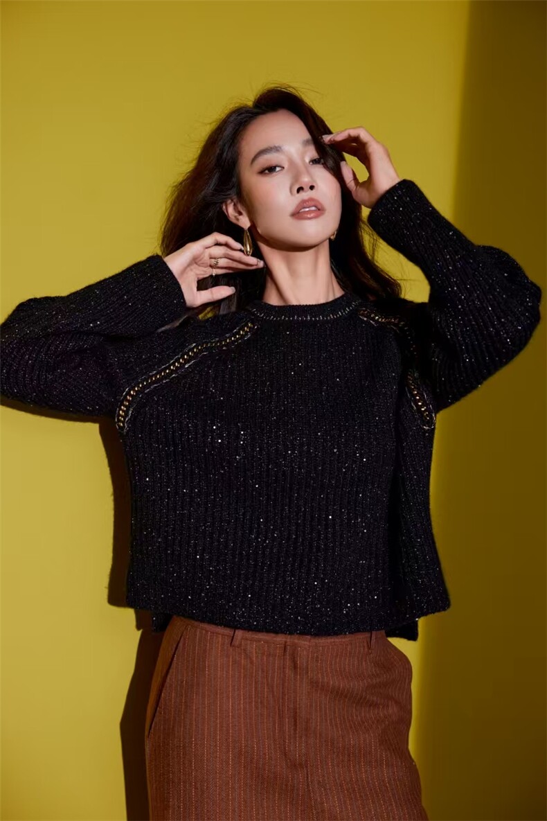 2025舒适百搭简约山羊绒双肩链条圆领,女装羊绒衫,倾城羊绒