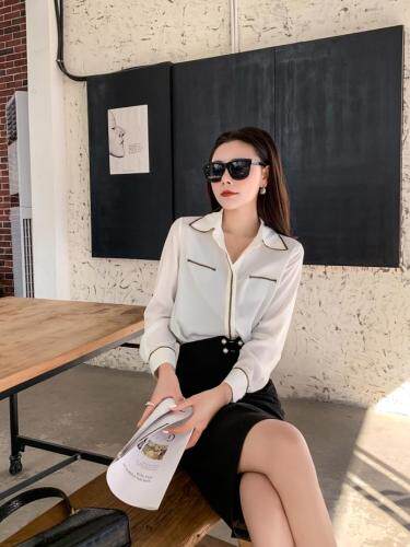 新款白衬衣搭配黑色包裙，女装，M&G
