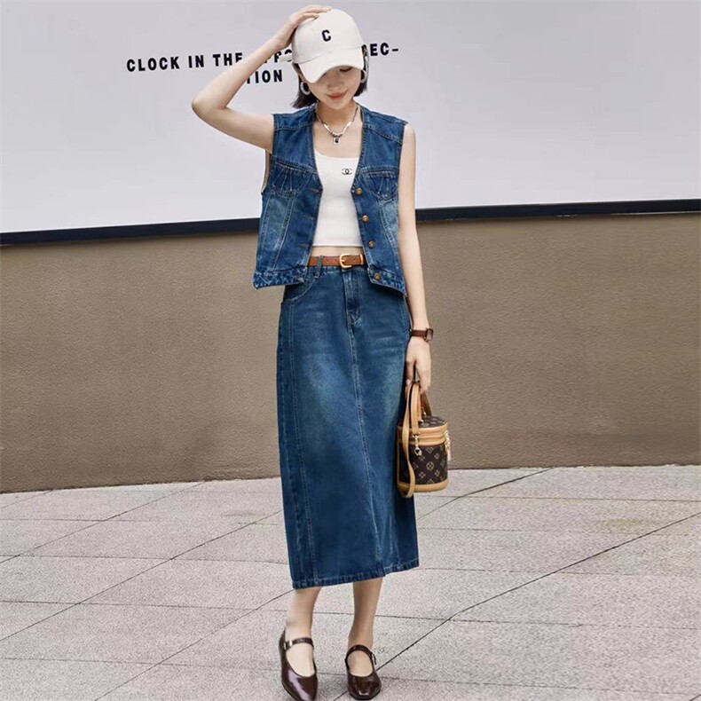 高品质欧货2024夏季新款做旧水洗牛仔马甲上衣后开叉半身裙套装女，女装套装/套裙，江南女神