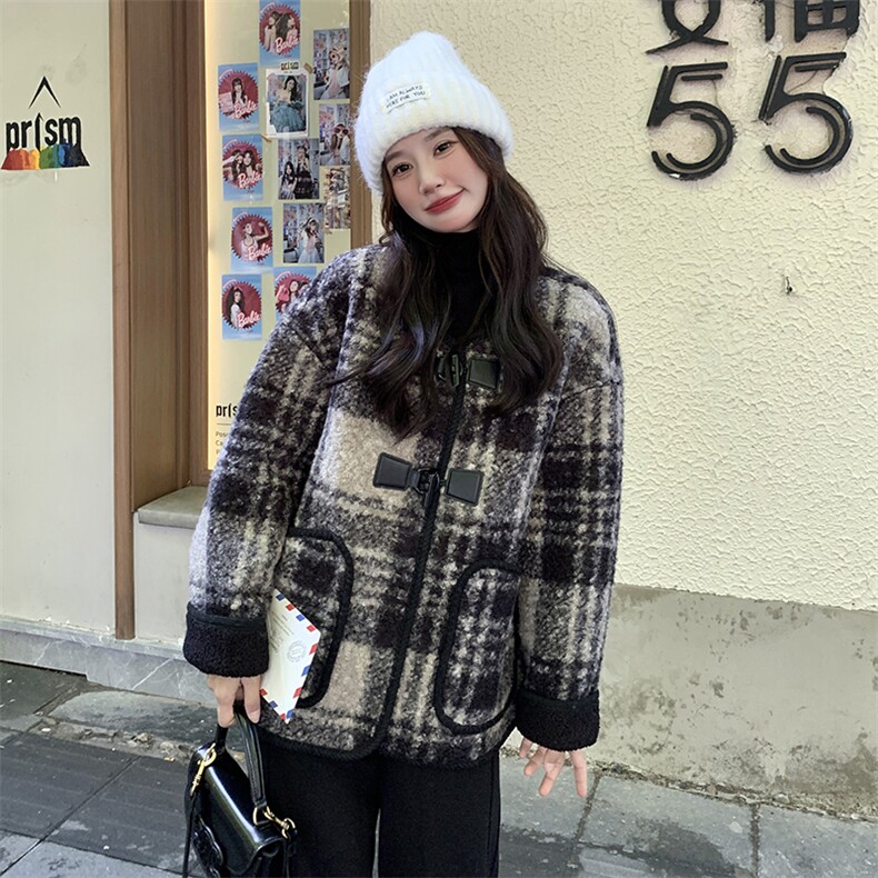 复古格纹毛呢外套女2025秋温柔小香风宽松牛角扣超好看短款呢大衣,女装短外套,2C269