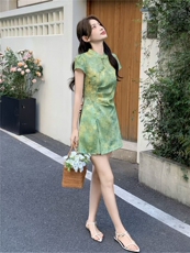 新中式立领印花连衣裙女2026夏季新款盘扣气质显瘦改良旗袍裙，女装套装/套裙，丽影随形