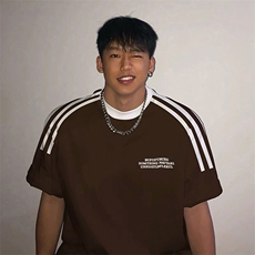 咖啡色