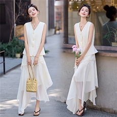 老钱风V领马甲+蕾丝拼接半身裙两件套，女装套装/套裙，采品优优