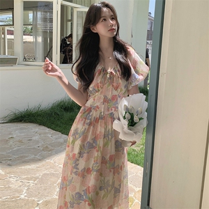 时尚碎花泡泡袖连衣裙女夏季2024新款轻奢高级感复古收腰设计长裙图片