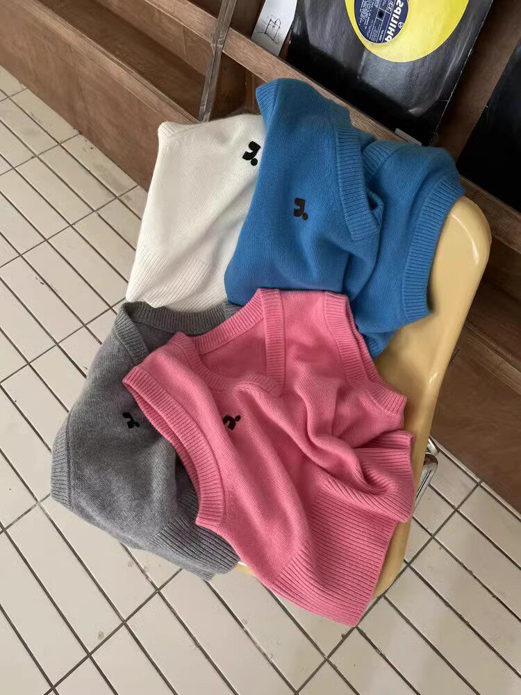 时尚V领马甲女秋装新款气质百搭无袖针织背心外套显瘦宽松上衣，女装马甲，德聚羊绒