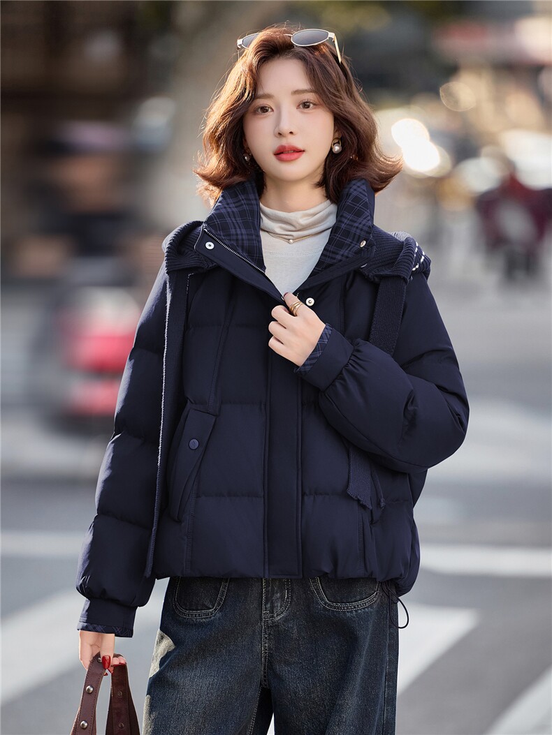 现货2025冬季新款针织可脱卸毛线帽格子拼接减龄休闲羽绒服女,女装羽绒服,深水步