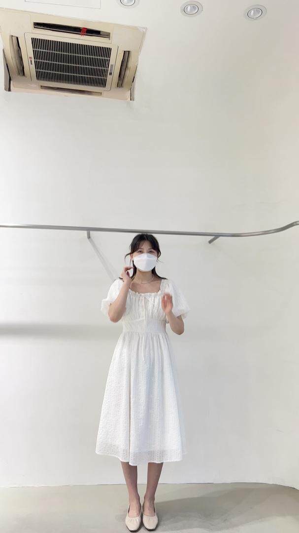 泡泡绣花连衣裙，女装连衣裙，Must Bloom绽放