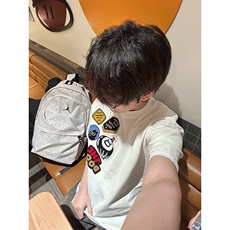白色