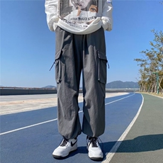 灰色
