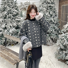 韩版花苞服细毛呢碎花印花带围巾毛绒内里外套，女装短外套，2C267