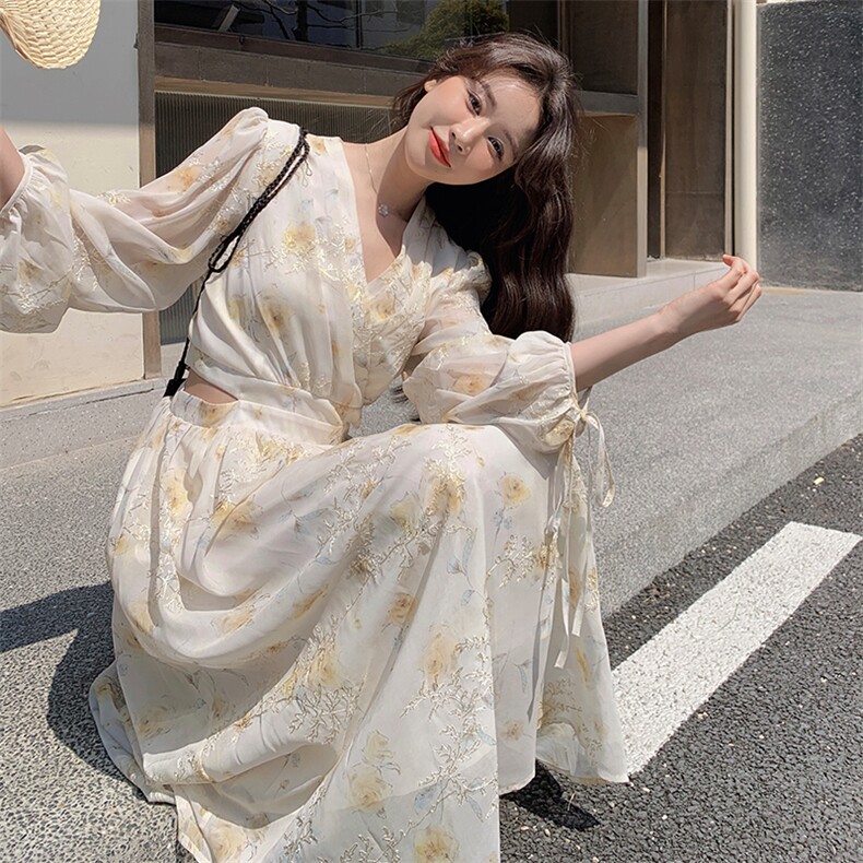 茶歇法式v领碎花连衣裙女2025夏季新款小心机露腰气质显瘦长裙潮,女装连衣裙,浙宝305