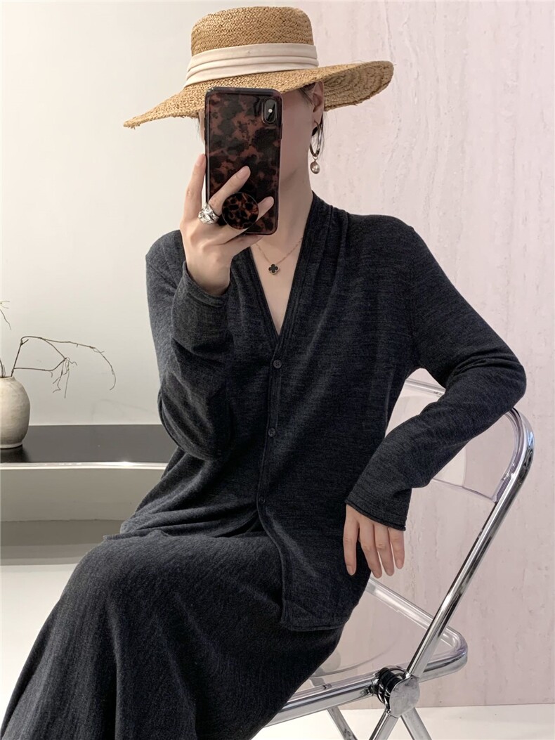 2025v领百搭时尚纽扣开衫百搭减龄显瘦,女装背心吊带,巧奈羊绒