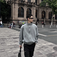 灰色