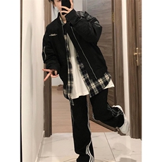 黑色