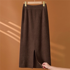 2025年秋季宽松时尚百搭提前就业休闲红开叉长裙，女装半身裙，西欧羊绒