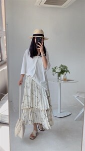 拼接花色半裙。图片