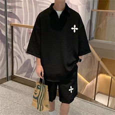 黑色