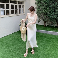 轻奢高级感蕾丝花朵罩衫连衣裙套装女夏新款显瘦别致吊带裙两件套，女装连衣裙，2D041