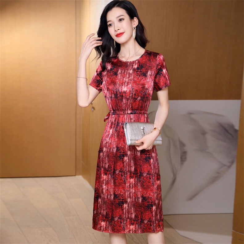 2025夏季新款真丝连衣裙女高端大气中老年妈妈装桑蚕丝遮肉减龄裙，女装连衣裙，阿舍尔精品