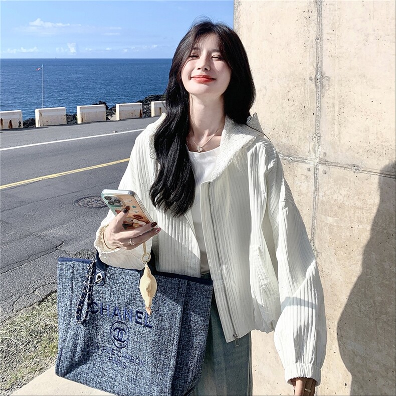 美式chic连帽白色短款棒球服外套女春秋超火好看小众高级夹克上衣图片