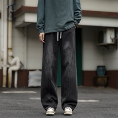黑灰色