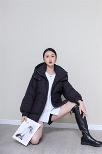 谦度冬季新的羽绒图片