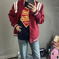 红色
