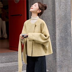 2025秋冬新款双面绒羊毛呢子大衣女蝙蝠袖小个子流苏围巾毛呢外套，女装毛呢外套，朵莱米