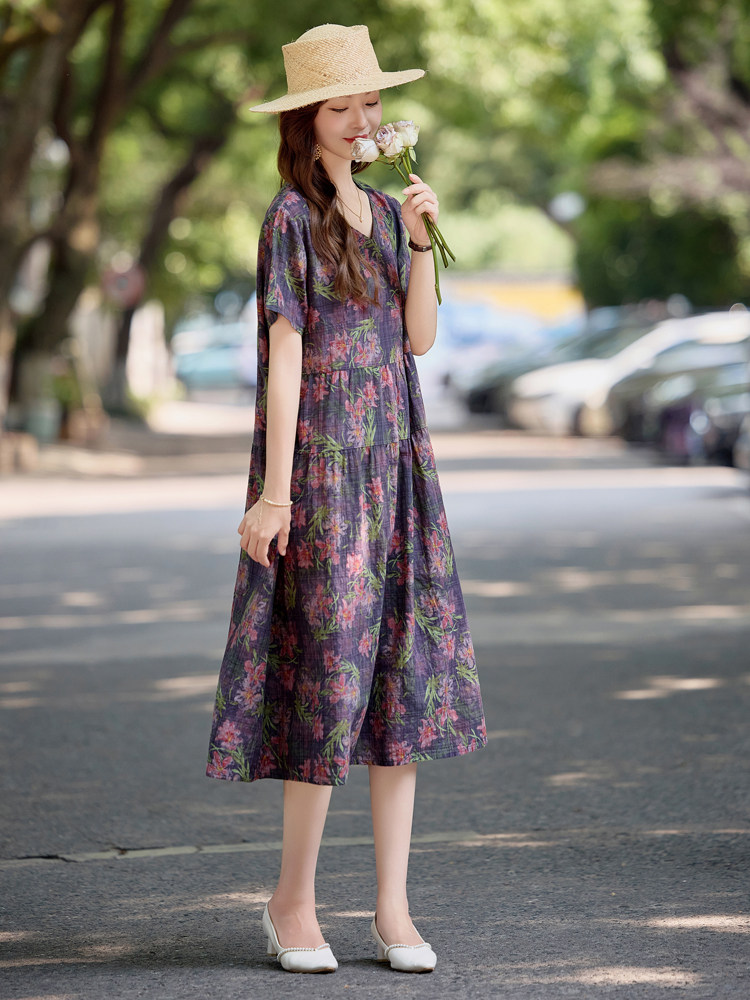 现货，，复古减龄碎花连衣裙女装2025年新款夏季气质收腰棉麻裙子,女装连衣裙,依万里