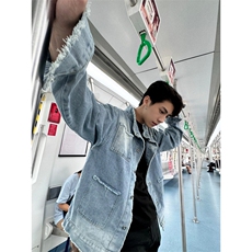 蓝色