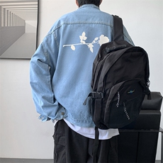 浅蓝色