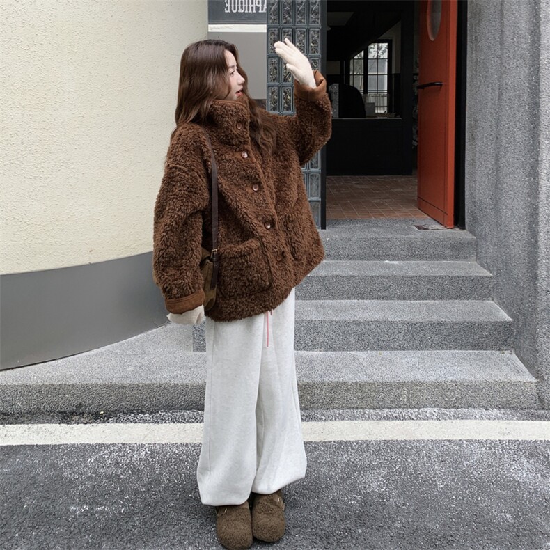 新款主推两面穿皮毛一体外套2653-P205-K308,女装短外套,2C129