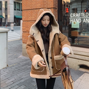 卡其色连帽加厚皮毛一体外套 2C032 877 P185 K268图片