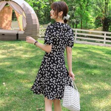 小雏菊碎花雪纺连衣裙女2021年夏季新款韩版修身，女装连衣裙，寒都衣屋