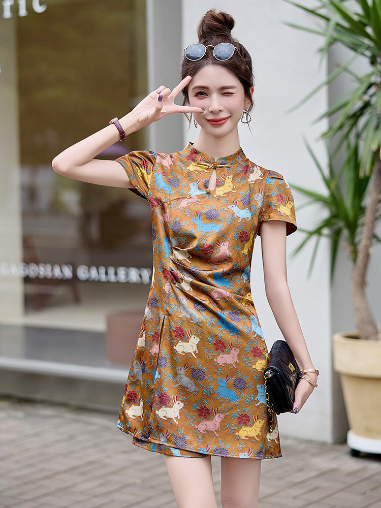 新中式时尚兔子印花套装女2025夏新款改良旗袍短袖上衣短裤两件套,女装套装/套裙,众宇琦
