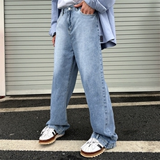 浅蓝色