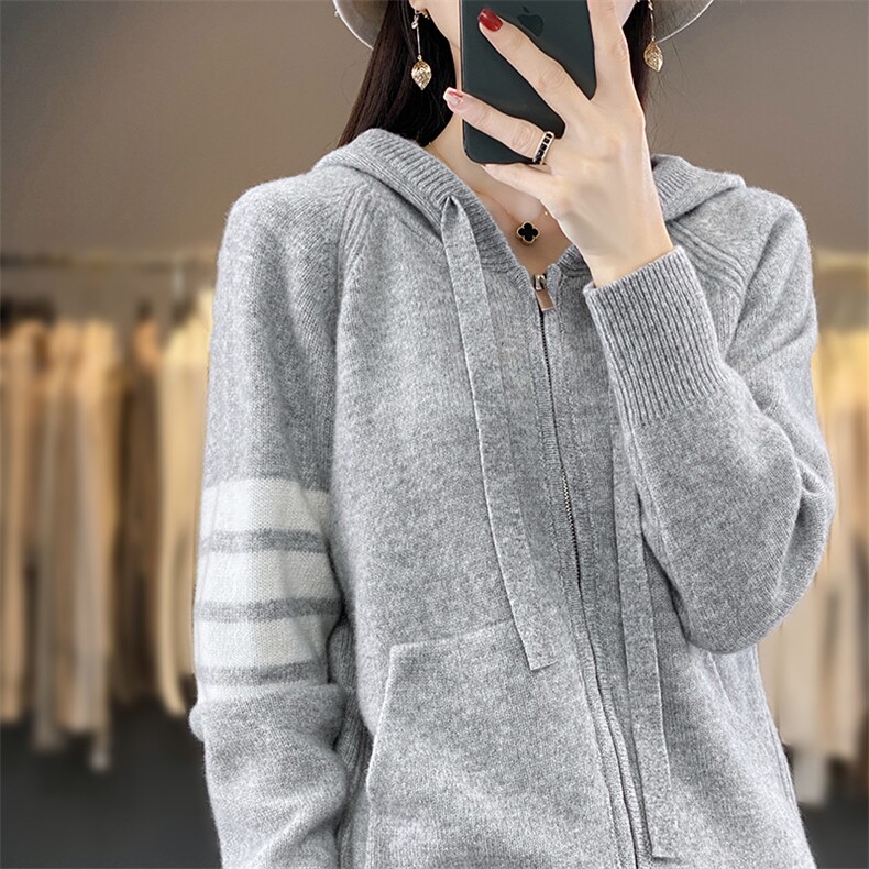 女士羊毛套装休闲舒适显瘦羊毛连帽开衫两件套,女装套装/套裙,暖思雅