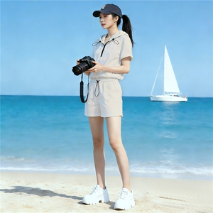 韩版时尚套装女夏季新款洋气减龄连帽半开拉链短袖上衣短裤两件套图片