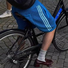 蓝色