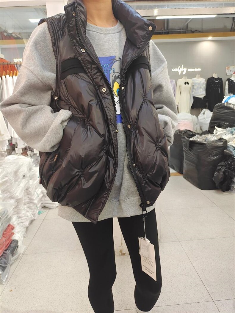 羽绒连帽马甲，女装马甲，IEC