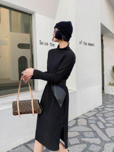 秋装连衣裙，女装连衣裙，红燕子