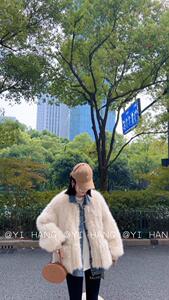 皮草拼牛仔外套图片