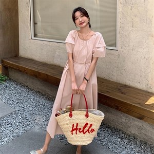 韩系甜美少女感粉色连衣裙女2024夏季新款高腰遮肚淑女泡泡袖裙子图片