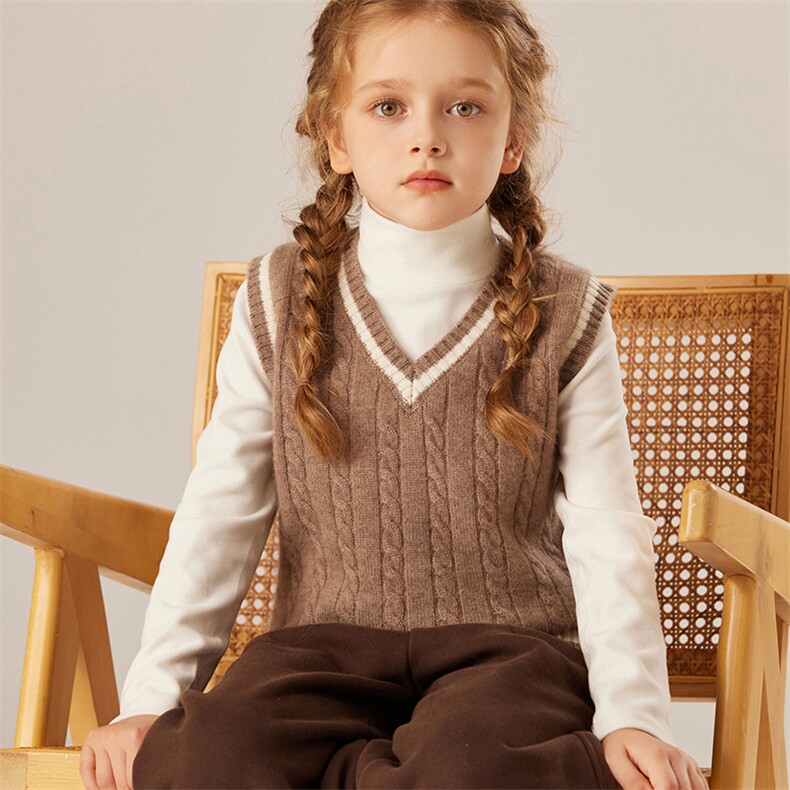 2024秋冬新款童装35%山羊绒7针学院风羊绒马甲背心，童装马甲，旭泰羊绒