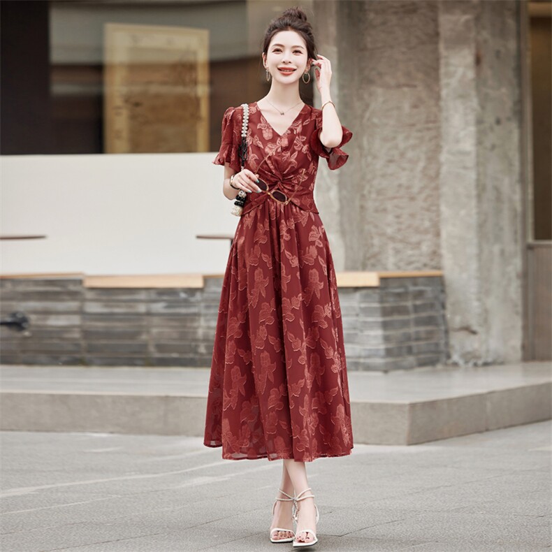 现货，2024夏季新款刺绣减龄中长款连衣裙天丝连衣裙,女装连衣裙,布依丽人