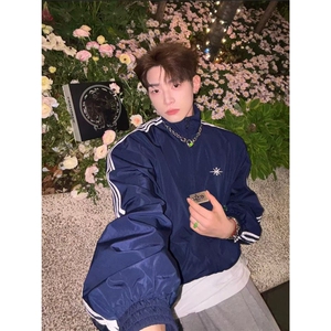 【有货】DB996-批70三条杠蓝色夹克男短款宽松运动风外套美式图片