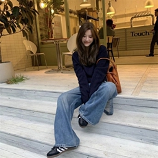 藏青色