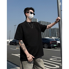 黑色
